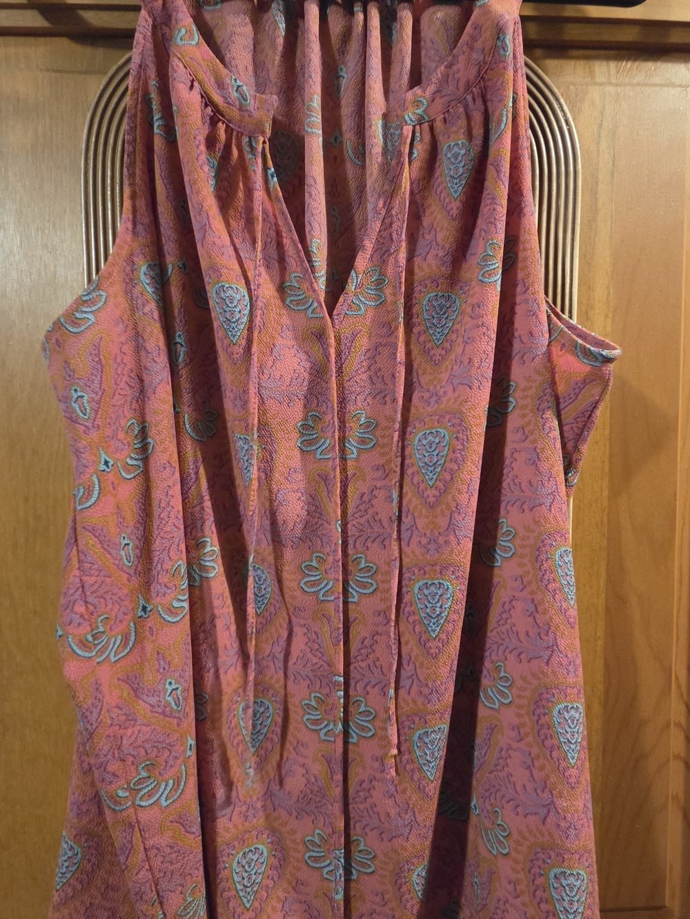 Rose & Olive Pink Paisley-Print Sleeveless V-Neck Tank Top